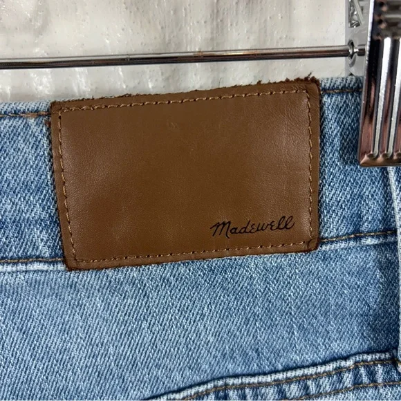 Madewell 11" High Rise Flare Jeans in Conwell Wash 27 Petite - Picture 5 of 7